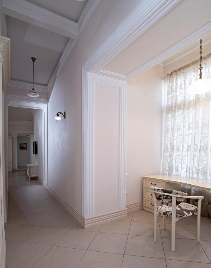 Bel Apartments Odessa Exteriör bild